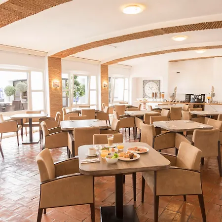 Hotel Plaza 3*