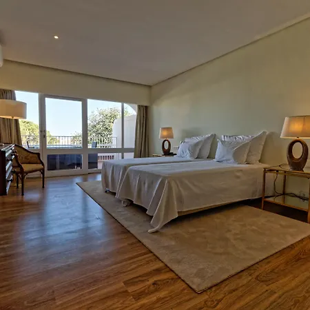 Plaza 3* Карвоейру